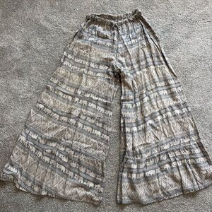 Chic Patterned Wide-Leg Pants